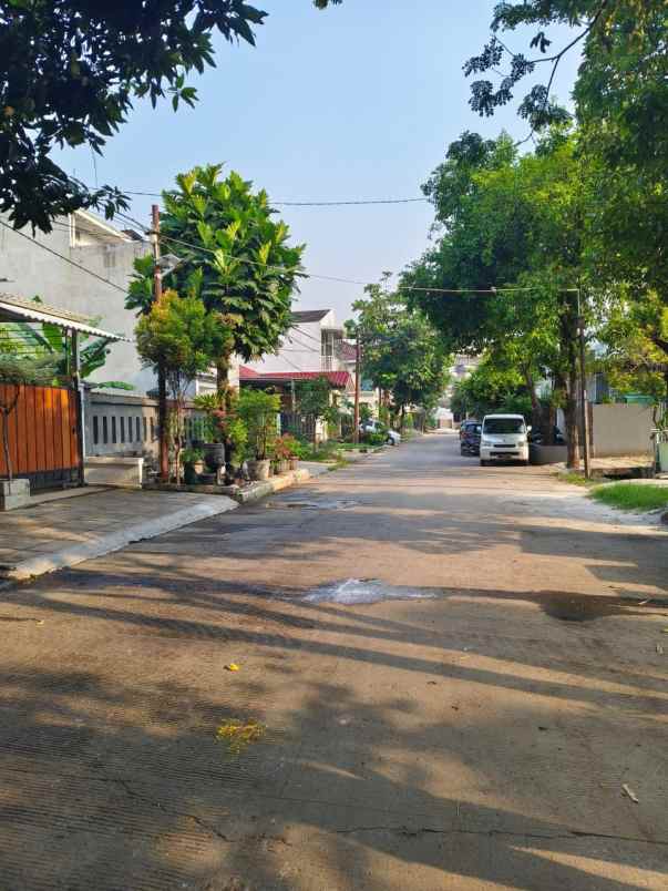dijual rumah jakasetia