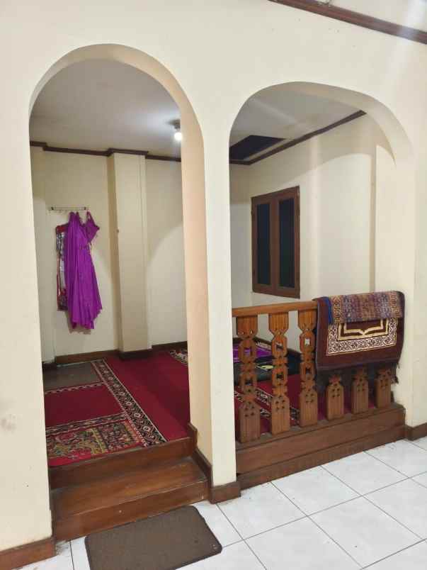 dijual rumah jakasetia