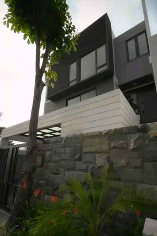 dijual rumah jalan greenwood citraland