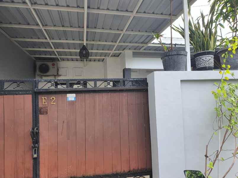 dijual rumah jalan gunung soputan
