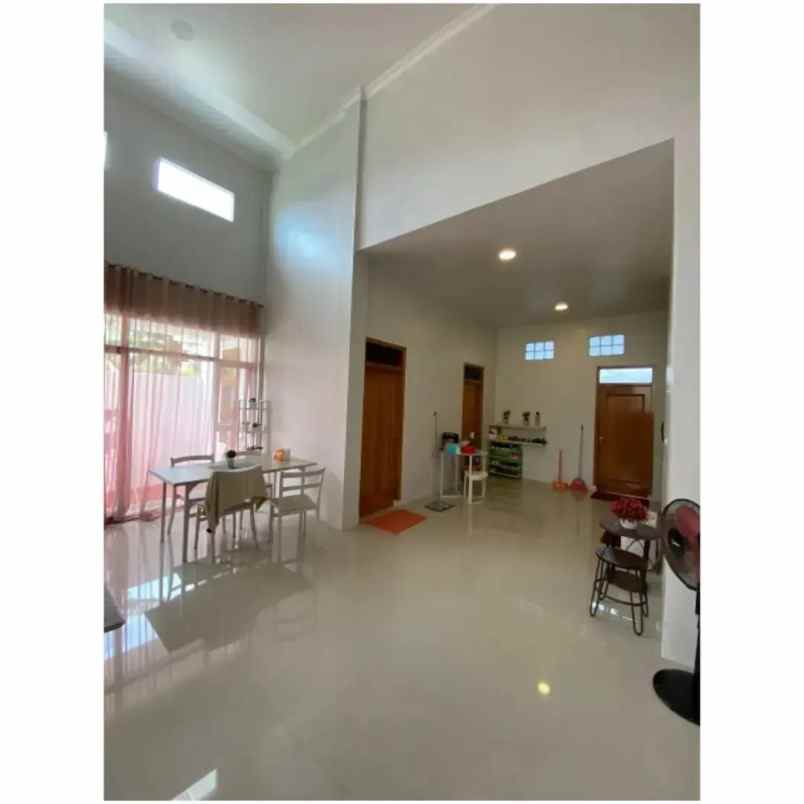 dijual rumah jalan kapuas vi lingkar