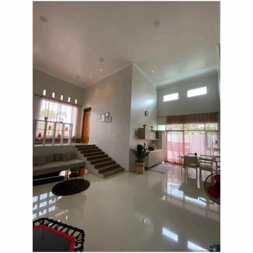 dijual rumah jalan kapuas vi lingkar