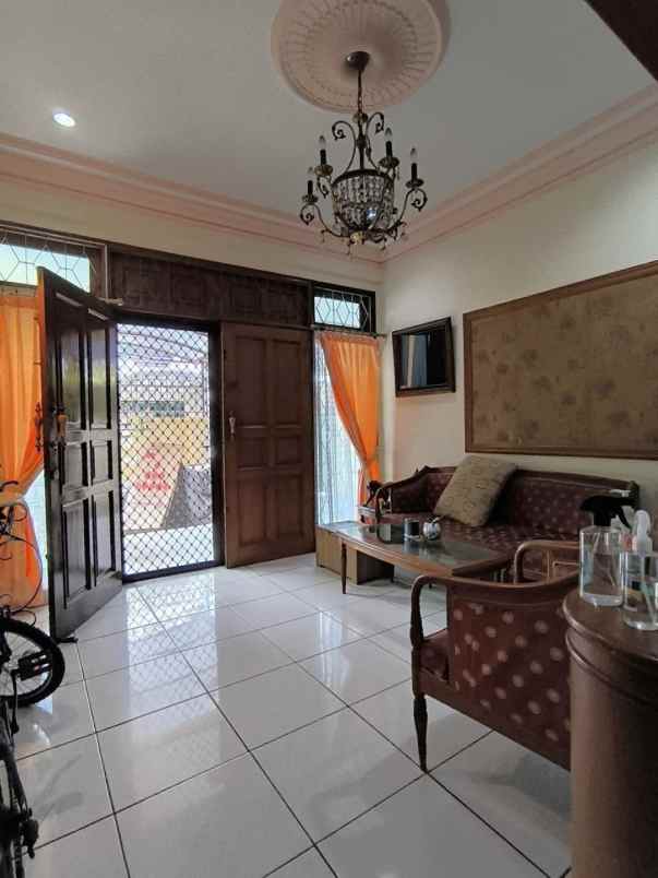 dijual rumah jalan kartini sawah besar