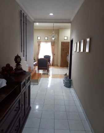 dijual rumah jalan kebon jeruk jakarta