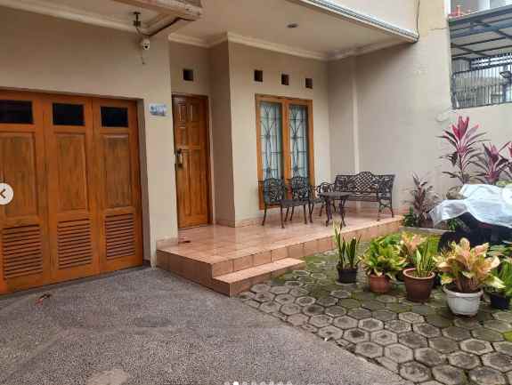 dijual rumah jalan kebon jeruk jakarta