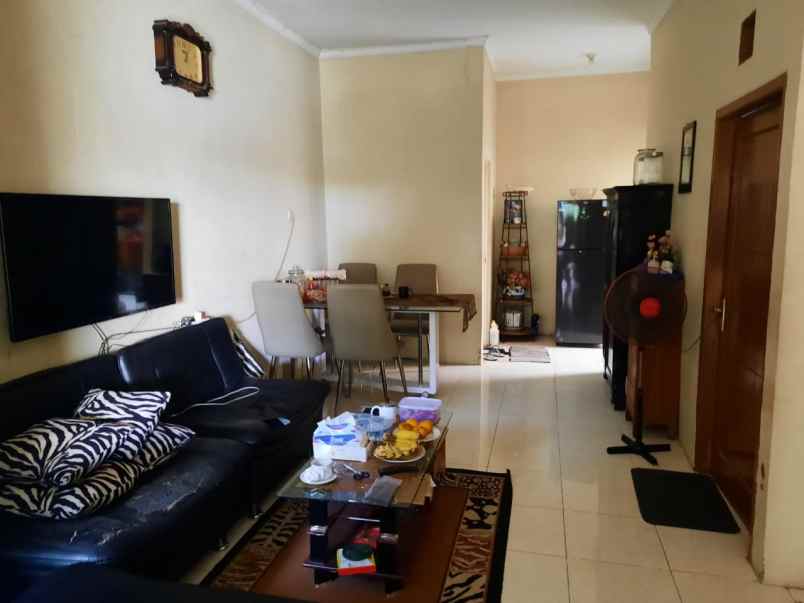 dijual rumah jalan kecapi