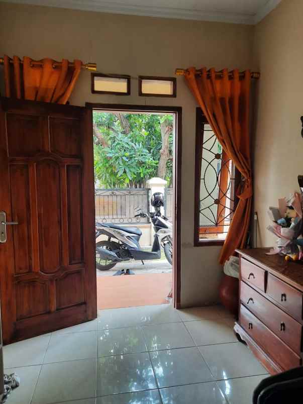 dijual rumah jalan kecapi