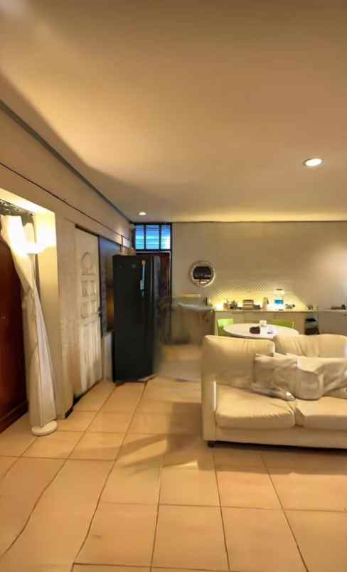 dijual rumah jalan kesumba
