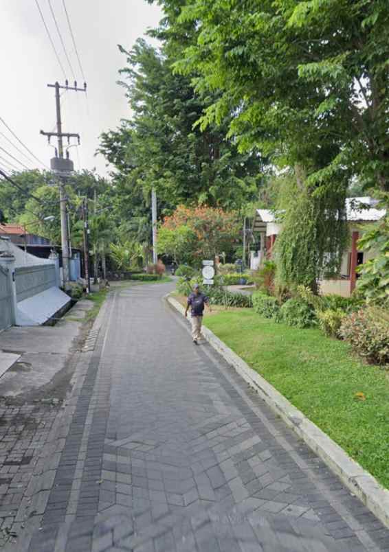 dijual rumah jalan kesumba