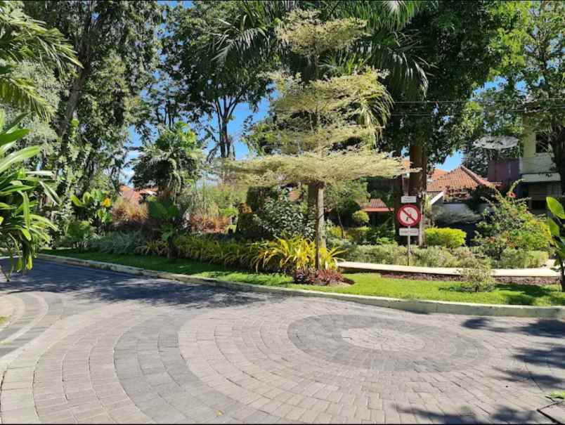 dijual rumah jalan kesumba