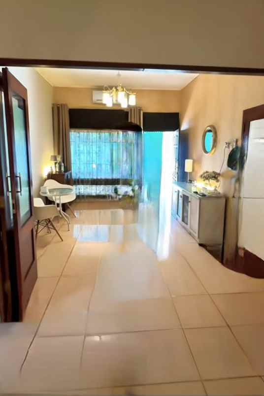 dijual rumah jalan kesumba
