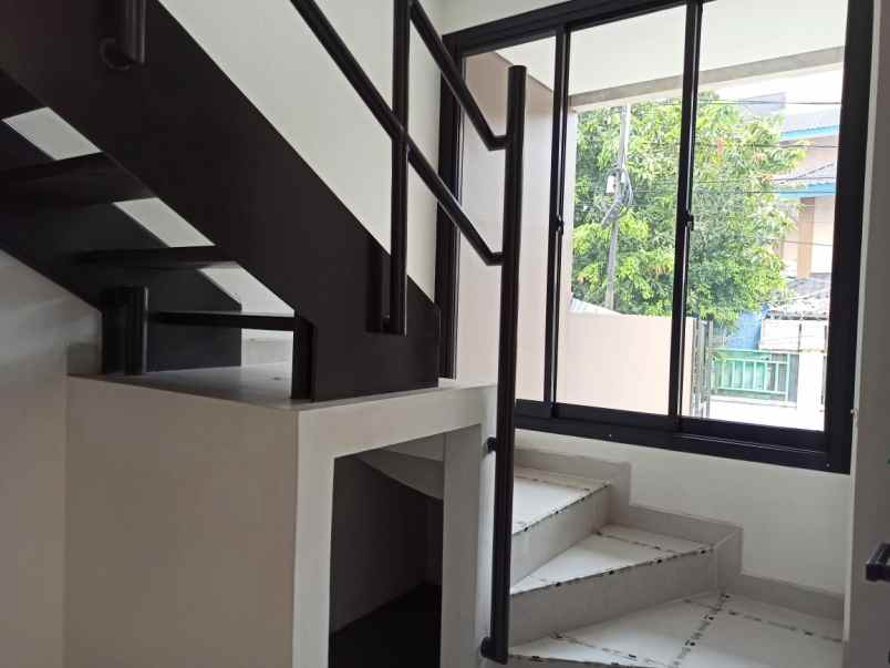 dijual rumah jalan nangka vii