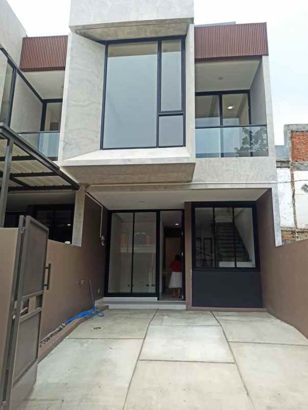 dijual rumah jalan nangka vii