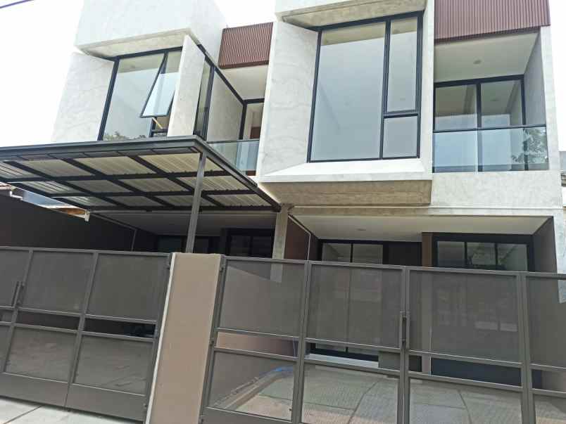 dijual rumah jalan nangka vii