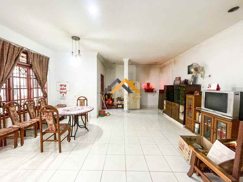 dijual rumah jalan pasar 3 krakatau