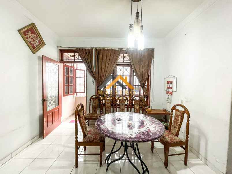 dijual rumah jalan pasar 3 krakatau