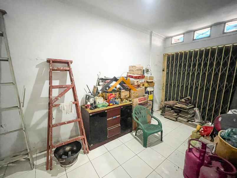 dijual rumah jalan pasar 3 krakatau