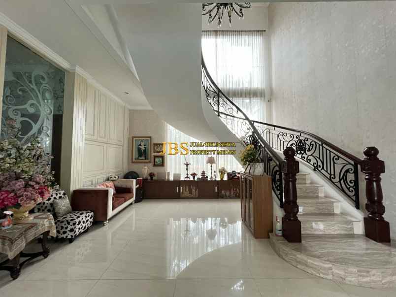 dijual rumah jalan pasar baru daerah