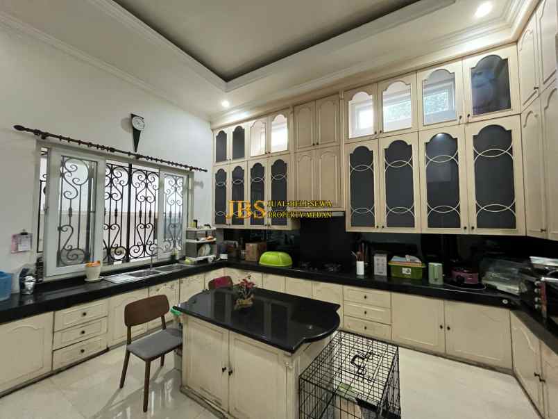 dijual rumah jalan pasar baru daerah