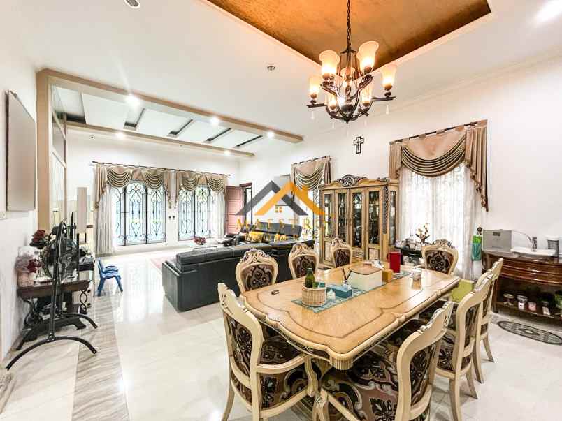 dijual rumah jalan pasar baru daerah