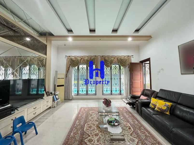 dijual rumah jalan pasar baru daerah