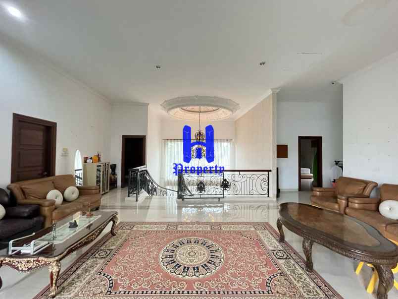 dijual rumah jalan pasar baru daerah