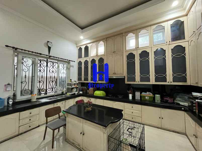 dijual rumah jalan pasar baru daerah