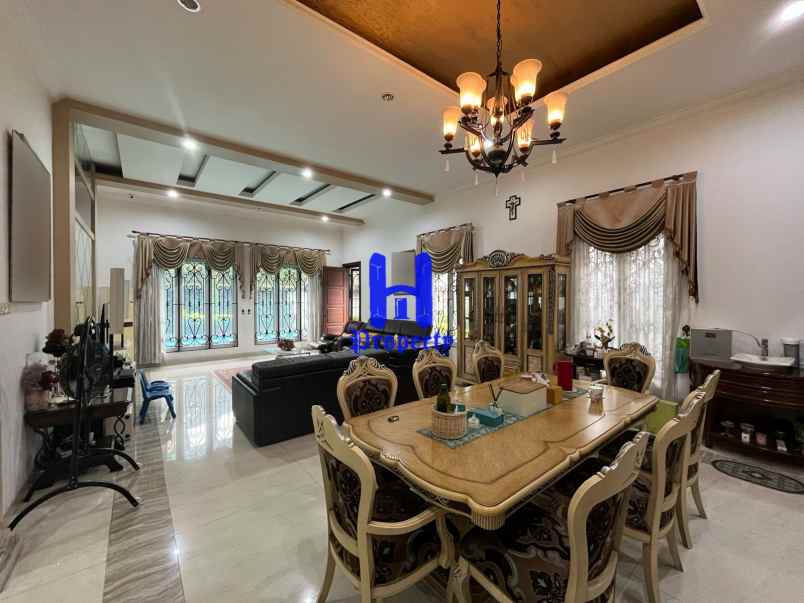 dijual rumah jalan pasar baru daerah