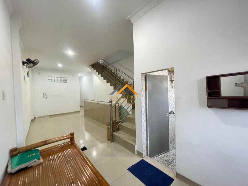 dijual rumah jalan pukat viii gg murni
