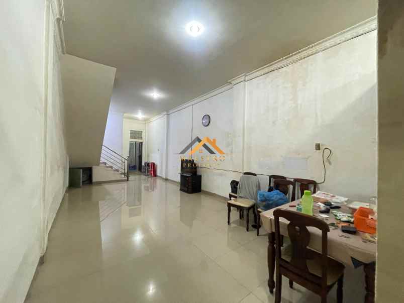 dijual rumah jalan pukat viii gg murni