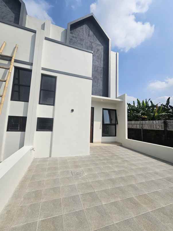 dijual rumah jalan raya kelurahan