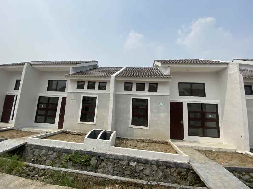 dijual rumah jalan raya megu cisoka