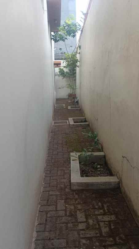 dijual rumah jalan raya perjuangan