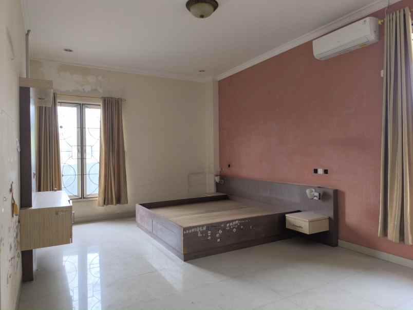 dijual rumah jalan raya perjuangan