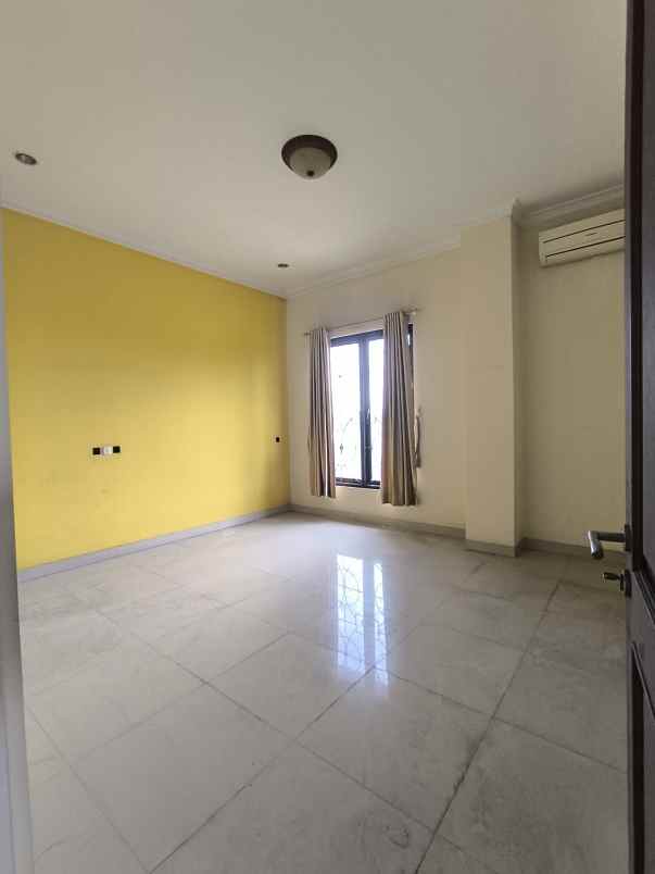 dijual rumah jalan raya perjuangan