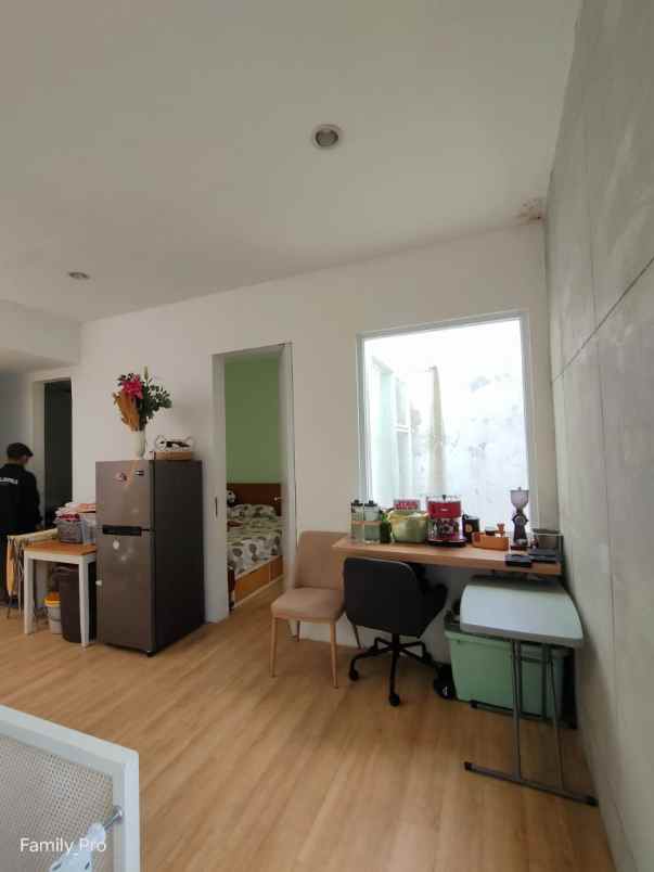 dijual rumah jalan raya pondok aren