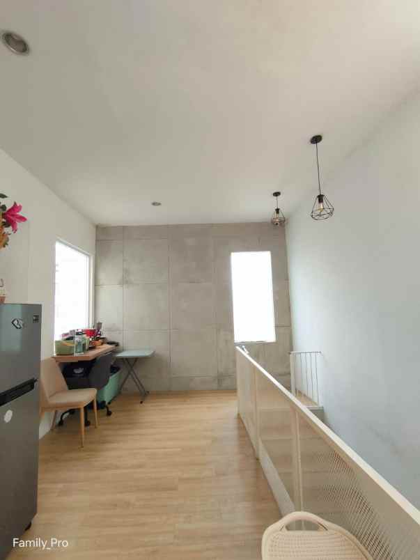 dijual rumah jalan raya pondok aren