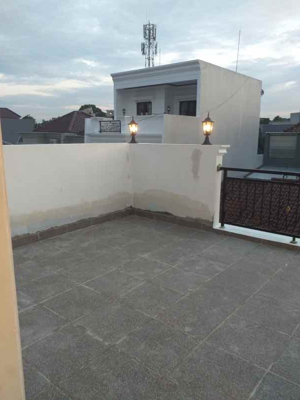 dijual rumah jalan sadar raya ciganjur