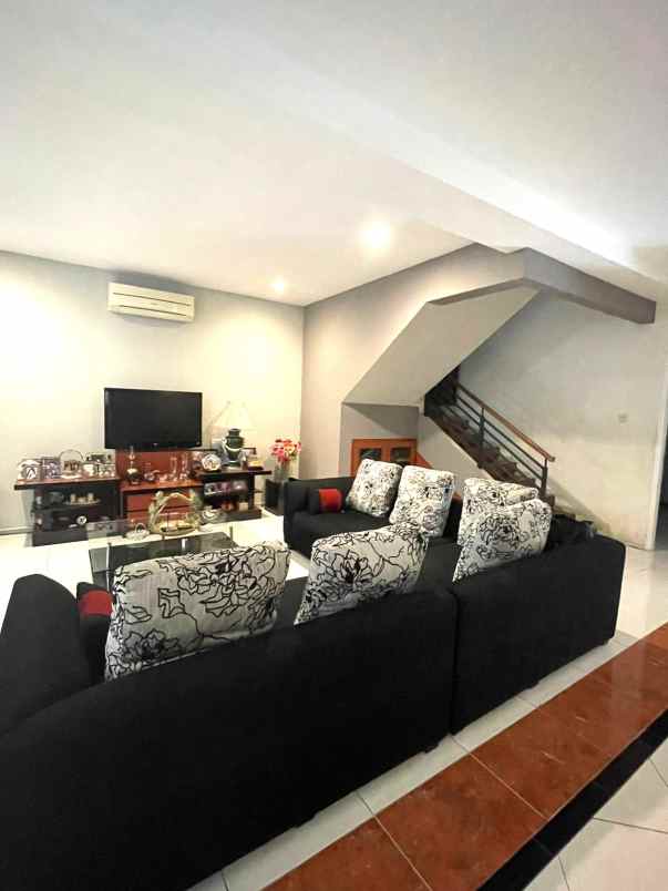 dijual rumah janur elok kelapa gading