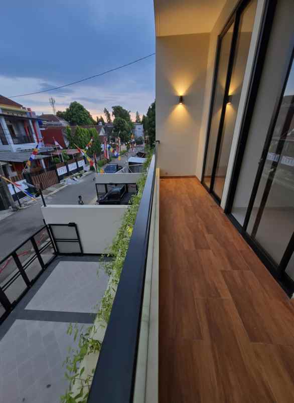 dijual rumah jatibening