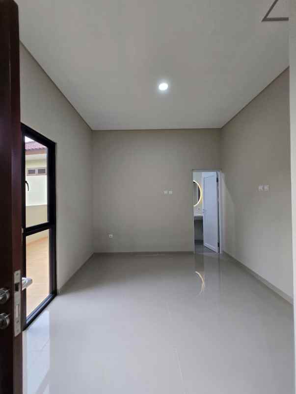 dijual rumah jatibening