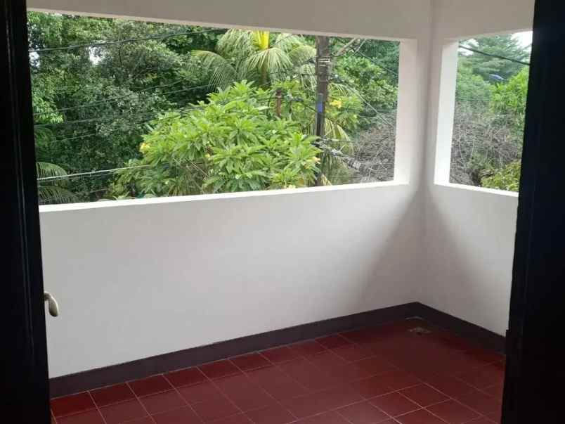 dijual rumah jatinegara