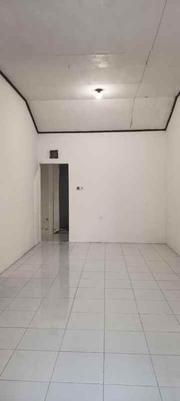 dijual rumah jatinegara