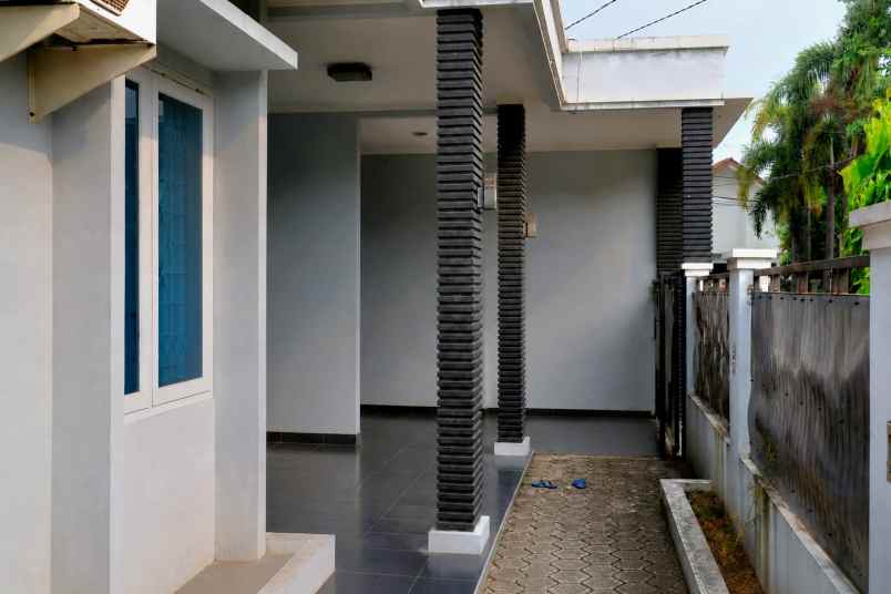 dijual rumah jatiwaringin