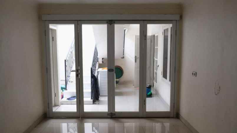 dijual rumah jatiwaringin