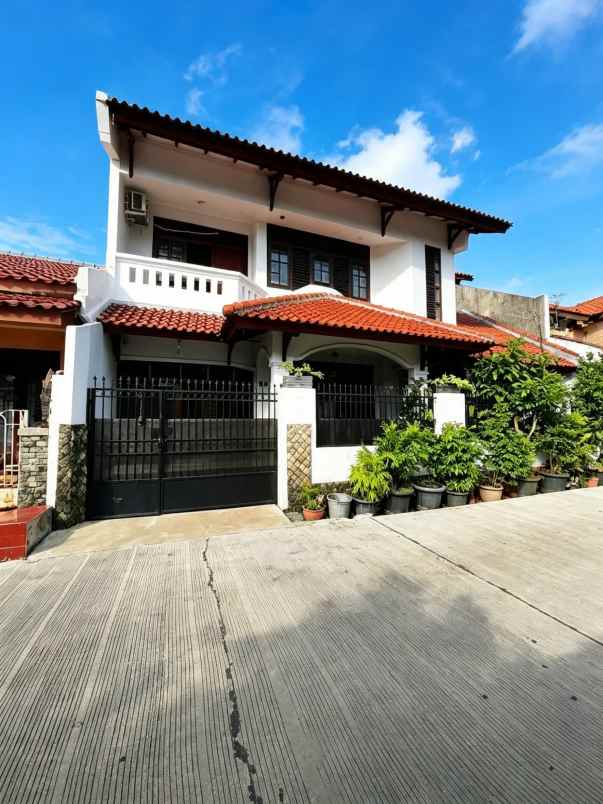 dijual rumah jatiwaringin