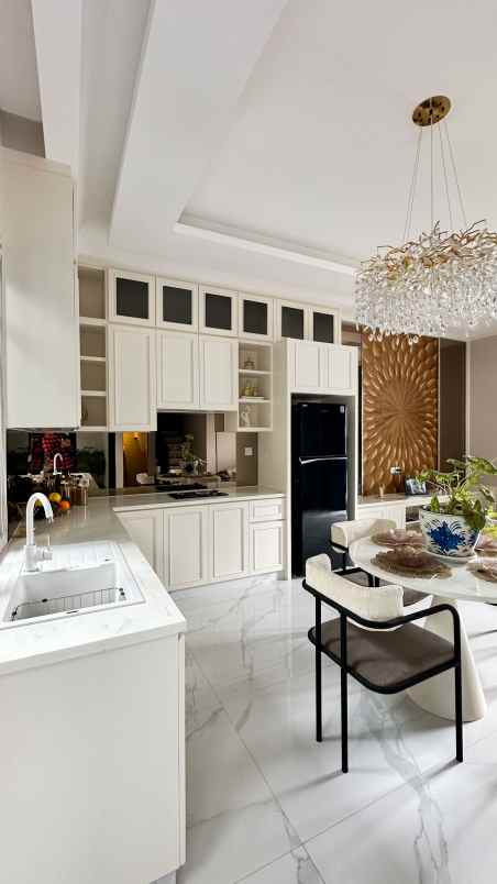 dijual rumah jl beo pesanggrahan