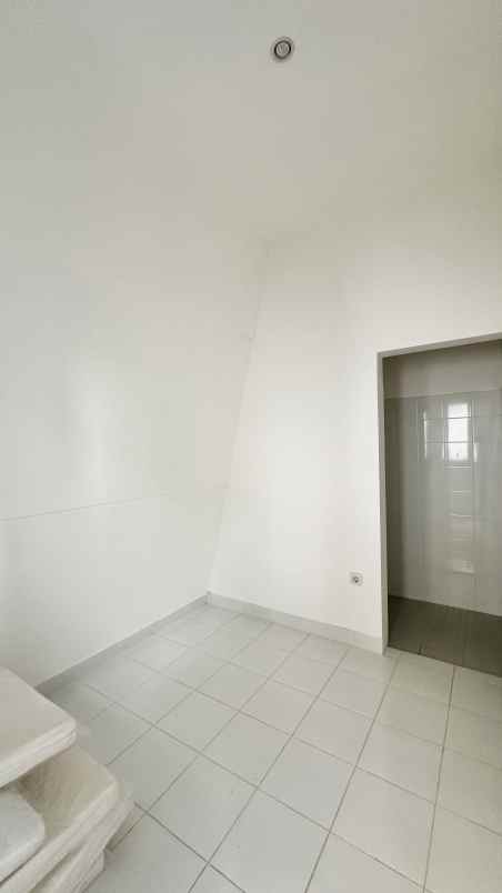 dijual rumah jl beo pesanggrahan