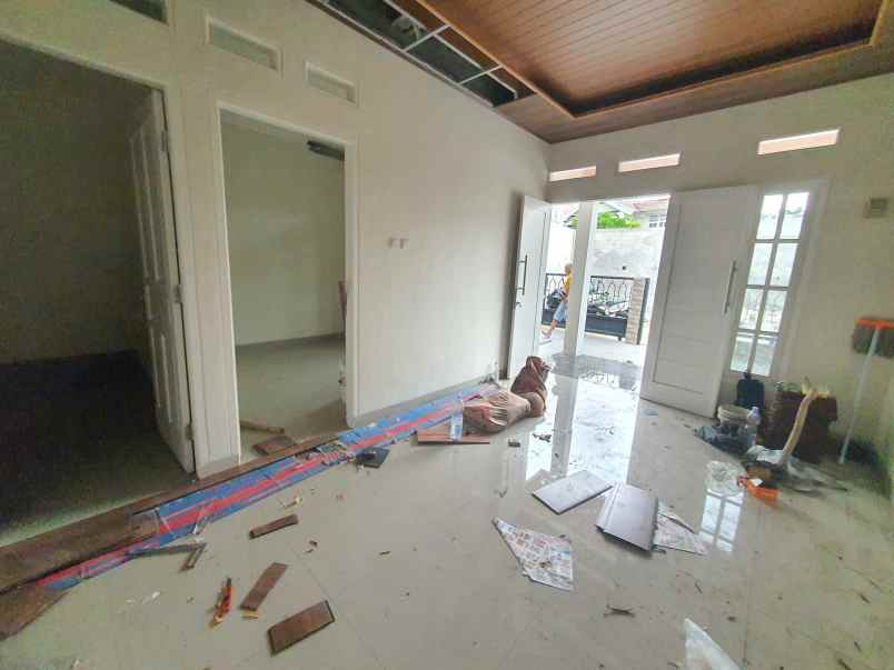 dijual rumah jl beruang raya pondok