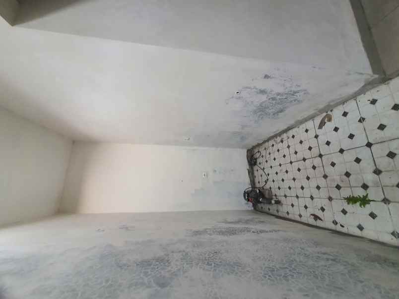 dijual rumah jl beruang raya pondok